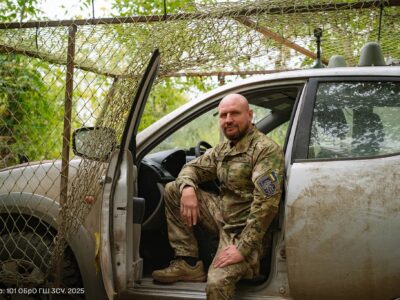«Бачив, як горить бетон»: актор, який став командиром міномета і пережив шість влучань FPV-дронів  