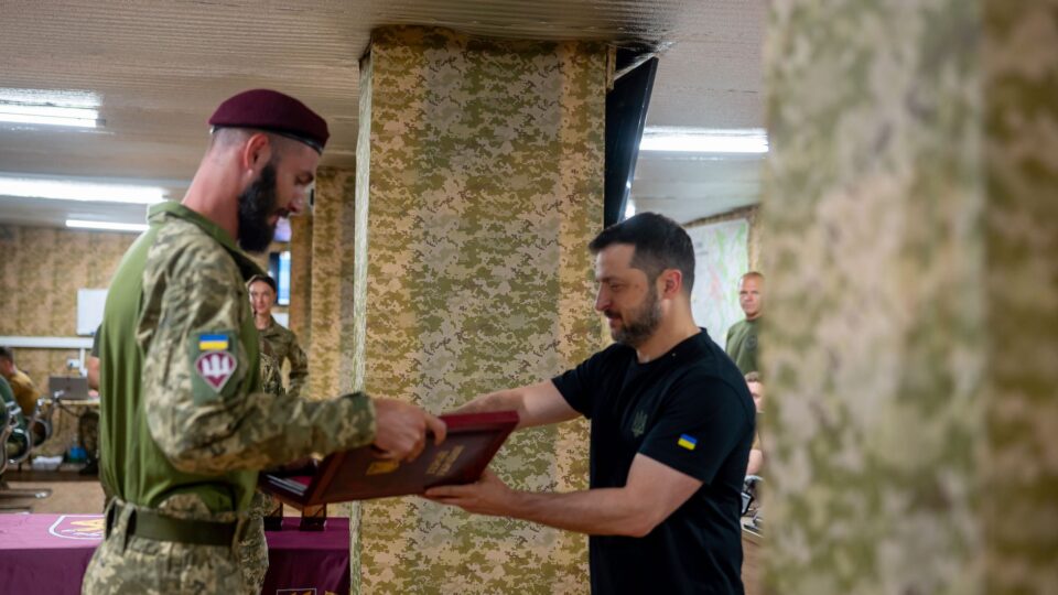 «11 росіян здалися нам у полон»: Герой України Андрій Луговий — про штурми, корейців і планшет ворога  