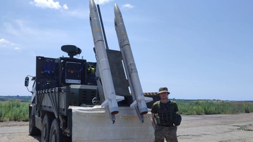 Очищує небо від ворожих цілей: ЗРК Raven збив чотири крилаті та керовані авіаційні ракети  