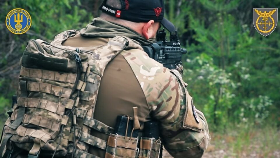 12-й калібр у сучасній війні: легіонер пояснив користь рушниць під час захисту від дронів та в ближньому бою  