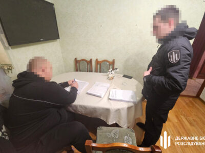 Посадовець відмив понад 101 млн гривень на закупівлі деревини для потреб ЗСУ  