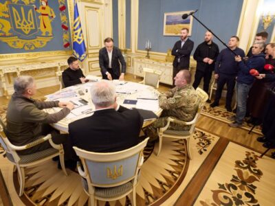 Україна запровадила санкції проти пропагандистів та компаній, які підтримують російський ВПК  