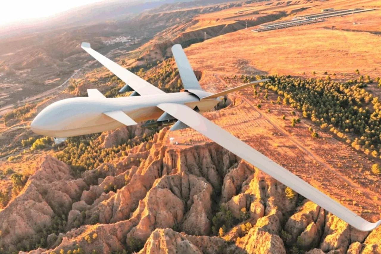Французький розвідувальний безпілотник ENBATA класу MALE. Візуалізація Aura AERO