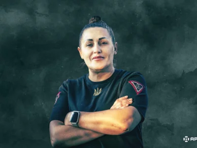 Тиждень плакала за кулеметом — історія медикині Людмили, яка хотіла стати снайпером, а тепер рятує життя  