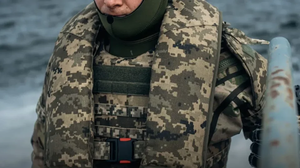 ДОТ Міноборони вперше закуповує бронежилети з елементом позитивної плавучості  