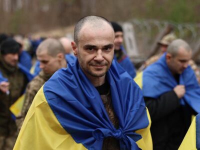 Володимир Зеленський підписав закон про виплати звільненим з полону захисникам  