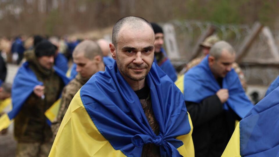 Володимир Зеленський підписав закон про виплати звільненим з полону захисникам  