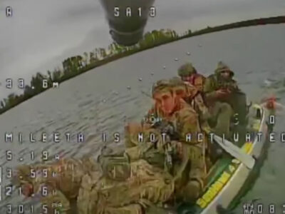 «Дивись у камеру, це твої останні секунди»: FPV-дрон виніс човен окупантів на переправі  
