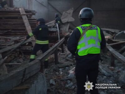 Удар по Сумщині: вісім поранених, серед них — 8-річна дівчинка, пошкоджено школу та дитсадок  