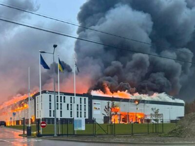 На Львівщині внаслідок російського удару загинули дві людини, горить індустріальний парк Sparrow  