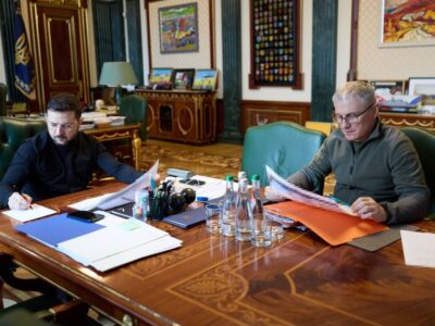 «Це абсолютно реально припинити» — Президент заслухав доповідь керівника СЗР щодо тіньового флоту рф  