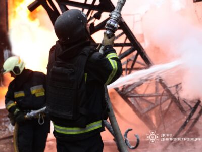 Президент відреагував на масований обстріл енергетики: понад 450 дронів і 30 ракет по Україні  