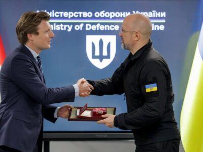 Міністри оборони України та Нідерландів обговорили запуск виробництва deep-strike БПЛА  