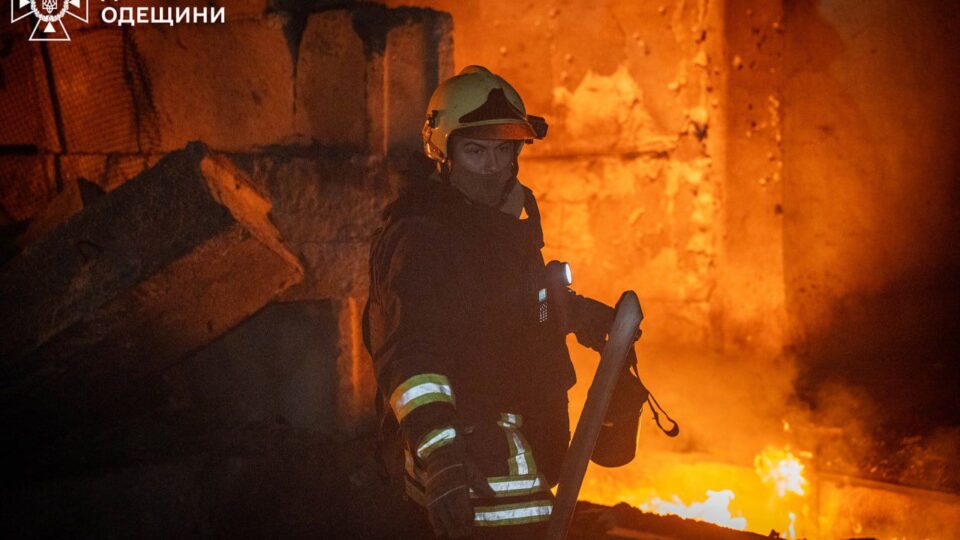 Ворог масовано атакував Одесу ударними безпілотниками: пошкоджена енергетична та цивільна інфраструктура  
