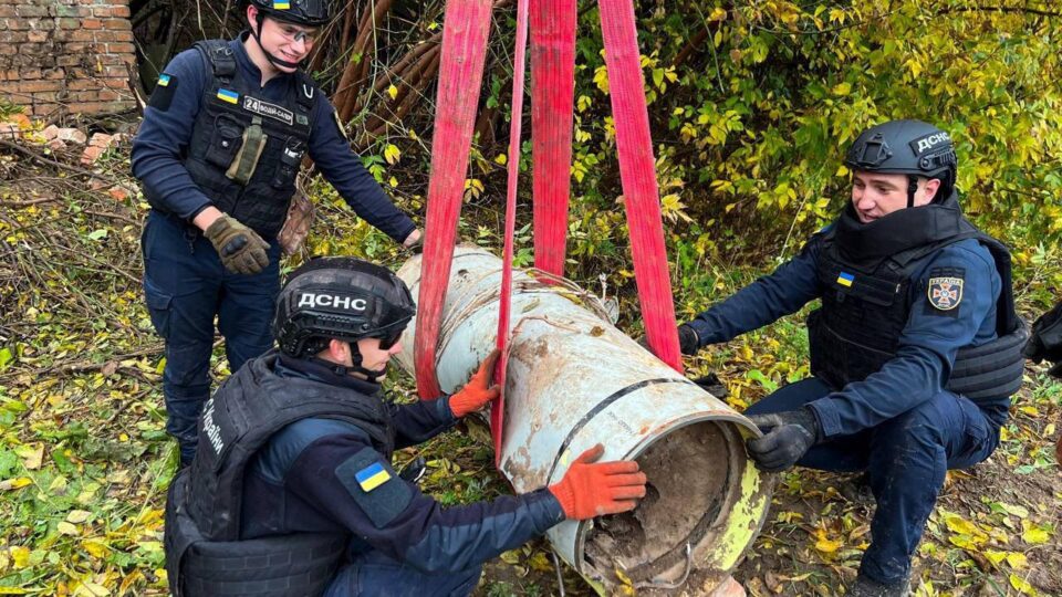 Сапери ДСНС знешкодили бойову частину ракети «Іскандер-К» на Чернігівщині  