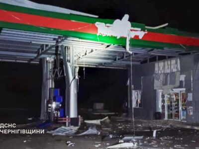 На Чернігівщині росіяни атакували АЗС, енергообʼєкт та житлові будинки  