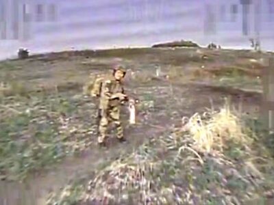 «Премія Дарвіна» — окупант намагався збити FPV пляшкою з пальним  