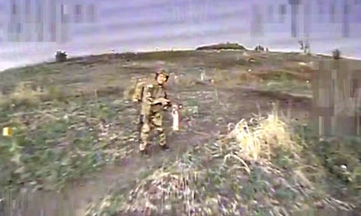 «Премія Дарвіна» — окупант намагався збити FPV пляшкою з пальним  