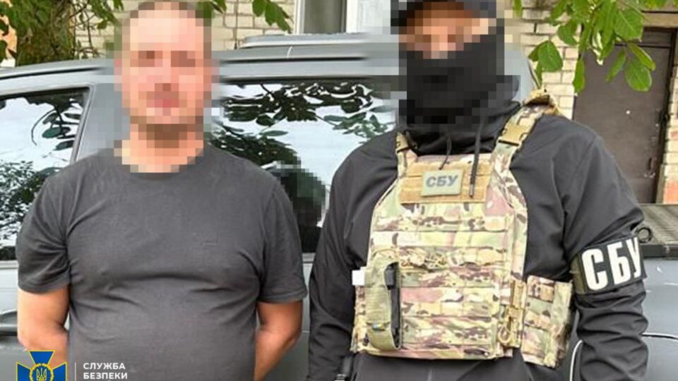 Охоронця російської катівні затримано в Херсоні  