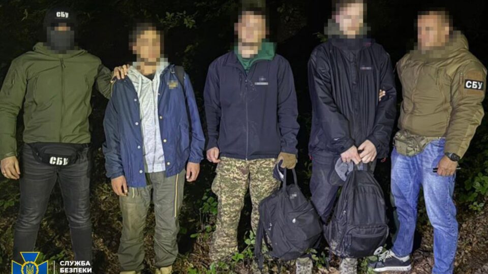Від фіктивного студентства до «броні» на підприємстві: затримано 20 організаторів схем ухилення від мобілізації  