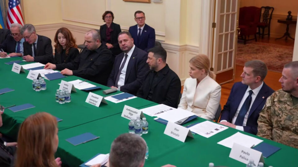 «Ефективні рішення» для поля бою: Зеленський зустрівся з керівниками аналітичних центрів США  