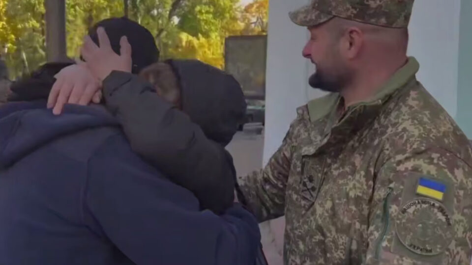 Вважали зниклими безвісти — морські розвідники повернули додому двох українських захисників  