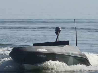 Тактика «матки»: морський дрон «Barracuda» доставив FPV-камікадзе для удару по човну рф
