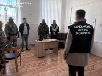 Від фіктивних довідок до втечі за кордон: прокурори розкрили п’ять корупційних схем на Тернопільщині