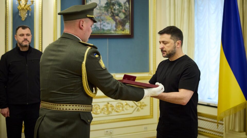 Президент привітав розвідників-прикордонників з професійним днем  