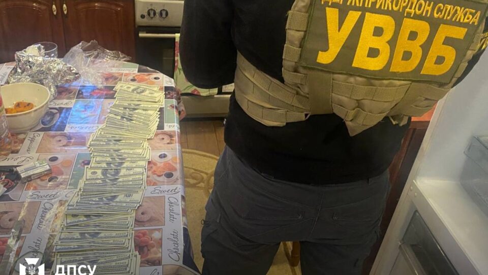 $15 000 за шлях у гори: прикордонники затримали групу переправників ухилянтів  