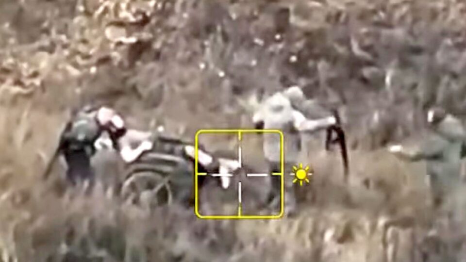 «Цілющі FPV» — українські дрони поставили на ноги пораненого окупанта  