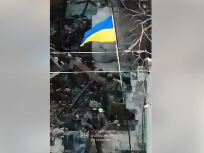 На Покровському напрямку ДШВ ЗСУ повернули український прапор до Кучерового Яру