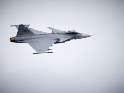 «Не менше 100 літаків» — Володимир Зеленський підписав перший документ на шляху до отримання Gripen