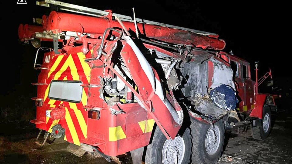 На Харківщині внаслідок повторного удару загинув рятувальник, ще п’ятеро його колег поранені  