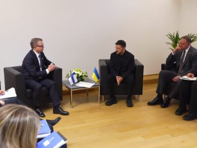 Володимир Зеленський обговорив з прем’єром Фінляндії закупівлю далекобійних ракет  