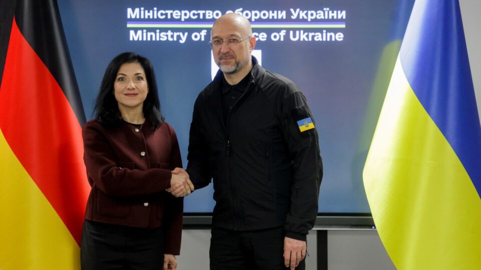 Україна та Німеччина обговорили збільшення можливостей для відбиття російських атак  
