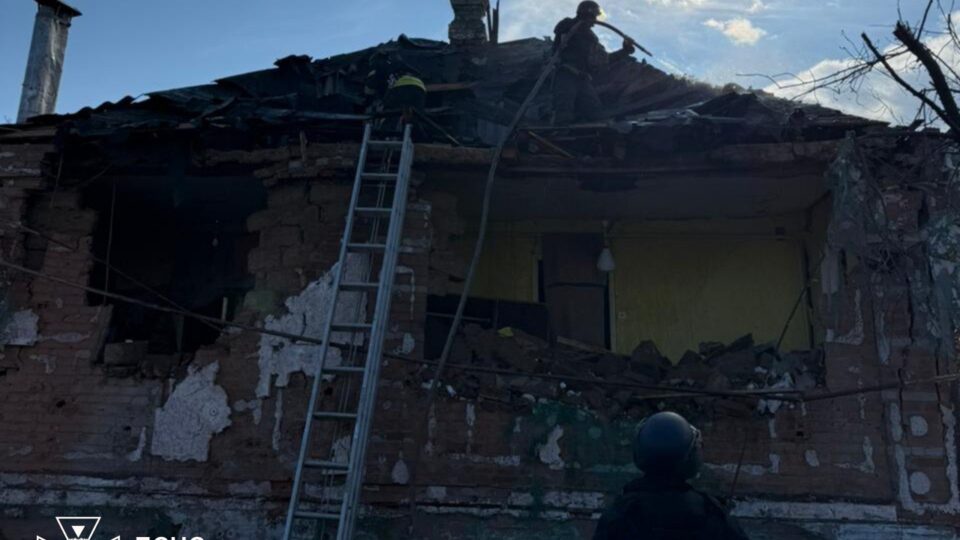 ДСНС врятувала чоловіка із заблокованої квартири в Дружківці після обстрілу