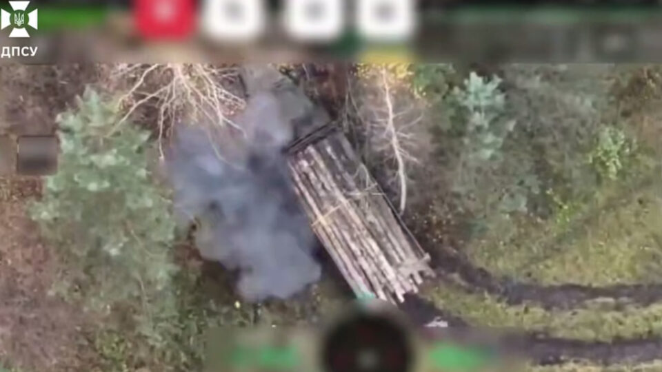 «Прайм» полетів по логістиці: прикордонники знищили склад ПММ, техніку і ворожий FPV-дрон
