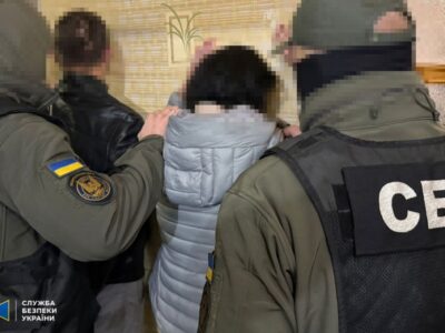 Дезертир та його спільниця готували бомби для терактів на Дніпропетровщині