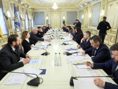 Володимир Зеленський визначив ключові цілі уряду на 100 днів: українська зброя, газ, санкції  