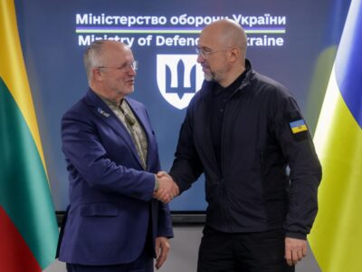 Україна готова ділитися досвідом протидії БПЛА з Литвою: Шмигаль зустрівся зі спікером Сейму Олєкасом  