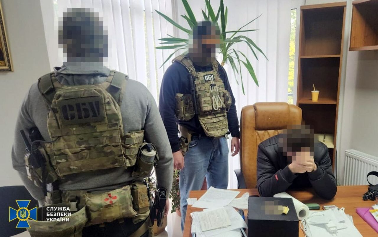 Викрито ще дев’ять схем для ухилянтів: один із затриманих — власник фейкового ліцею