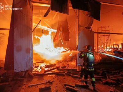 На Харківщині через удари рф спалахнули пожежі  