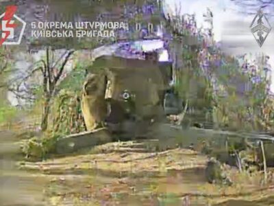 Виводять з ладу — дронарі позбавили окупантів САУ та гармат Д-20  