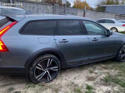 На Черкащині продавали автівки, ввезені під виглядом допомоги для ЗСУ  