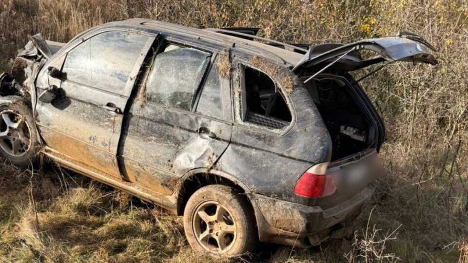Шалена погоня — авто з ухилянтами влетіло у кювет, тікаючи від прикордонників  