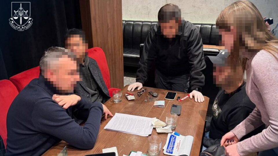 Флешка за мільйон: засуджено іноземця, котрий хотів передати іноземним спецслужбам держтаємницю  