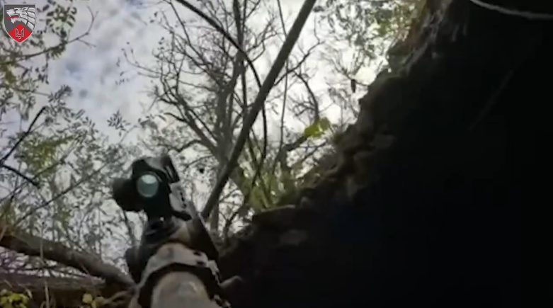 Знищення та зачистка: ССО показало бої у Покровську від першої особи  