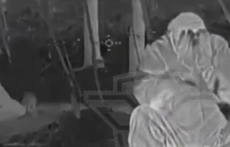 «Я в домікє»: окупант перепутав хованки з війною перед ураженням українським дроном  