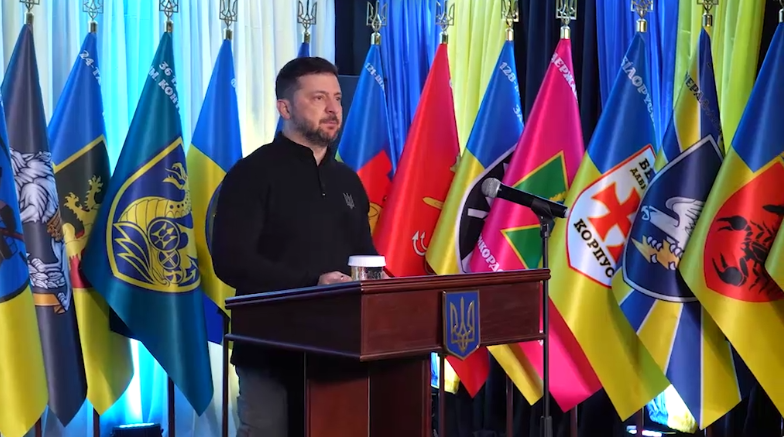 Захист логістики, енергетики, соціальні потреби: Володимир Зеленський провів безпекову нараду в Херсоні  